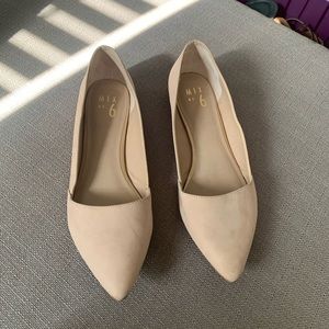 Nude Pointy Flats